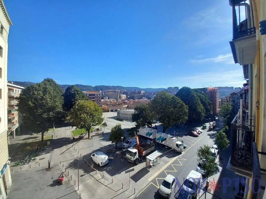 Exterior view of Flat for sale in Ibaiondo