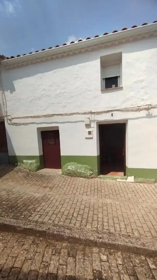 Vista exterior de Casa adosada en venda en Povedilla