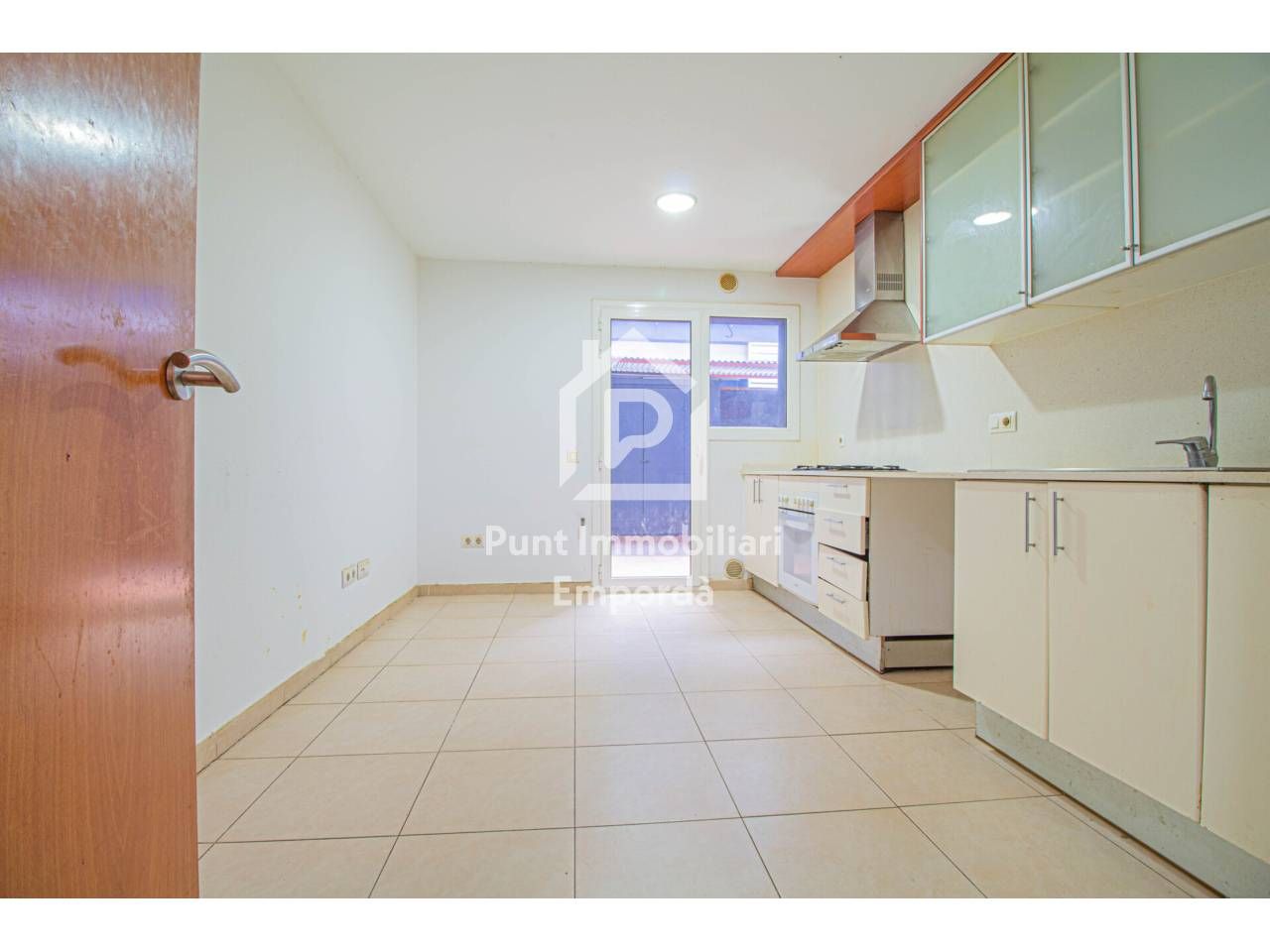 Cuina de Pis en venda en Figueres amb Calefacció