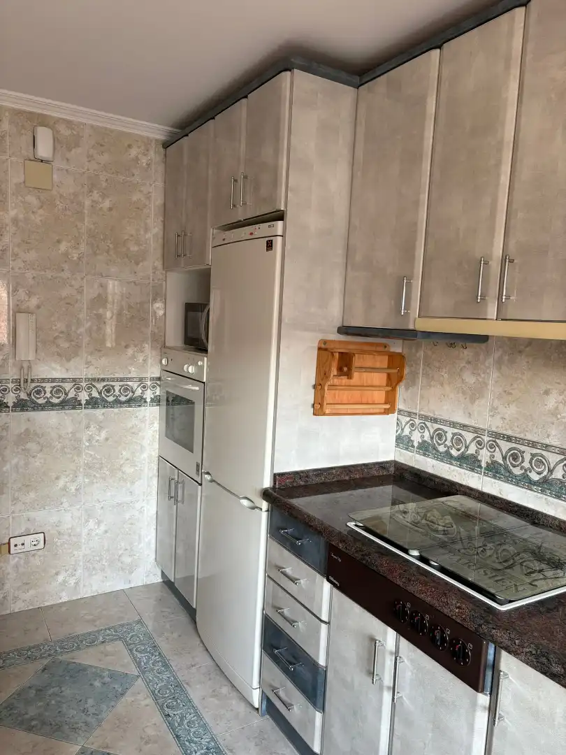 Cuina de Pis en venda en Palencia amb Calefacció, Terrassa i Moblat