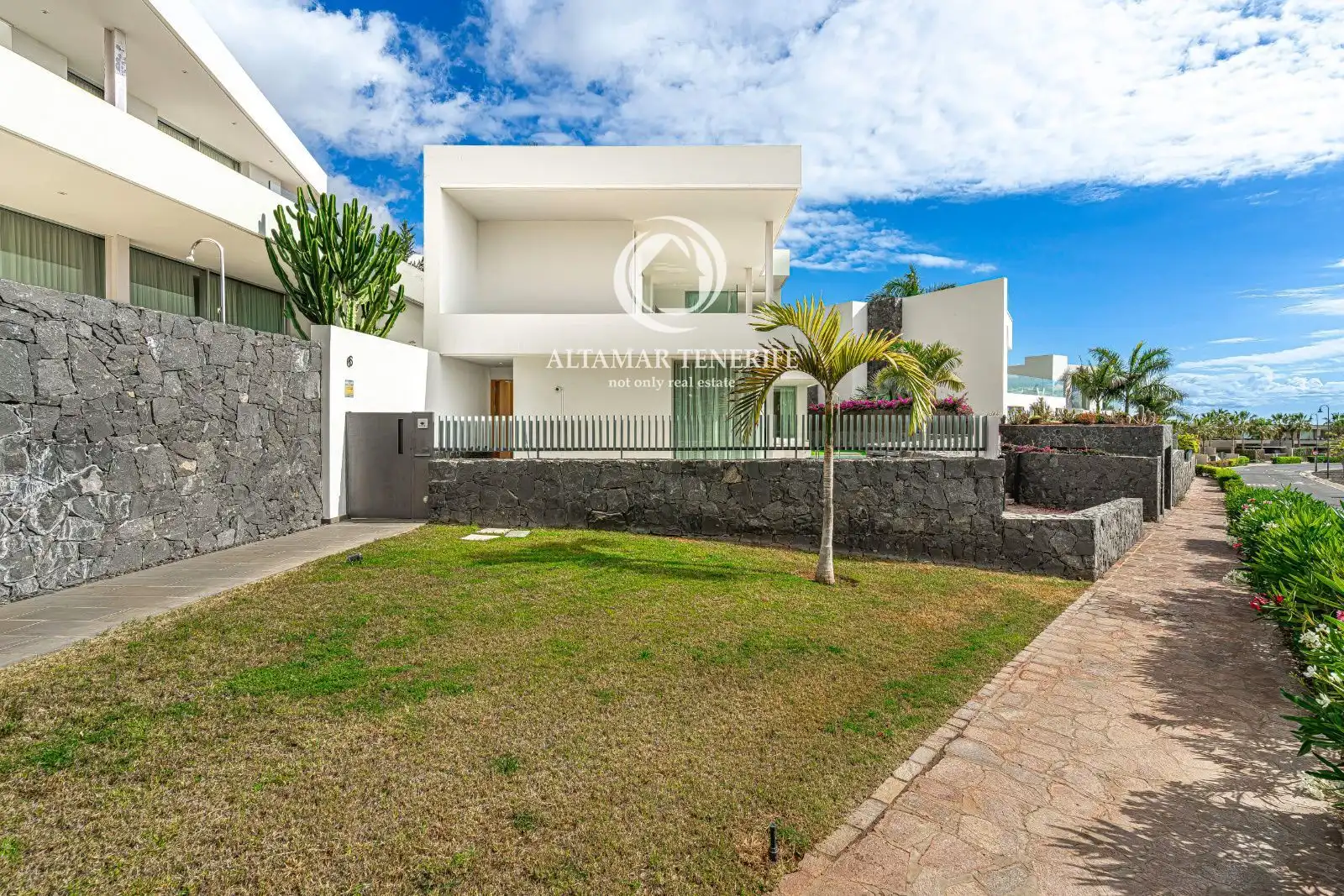 Vista exterior de Casa o chalet de alquiler en Guía de Isora con Terraza, Trastero y Piscina