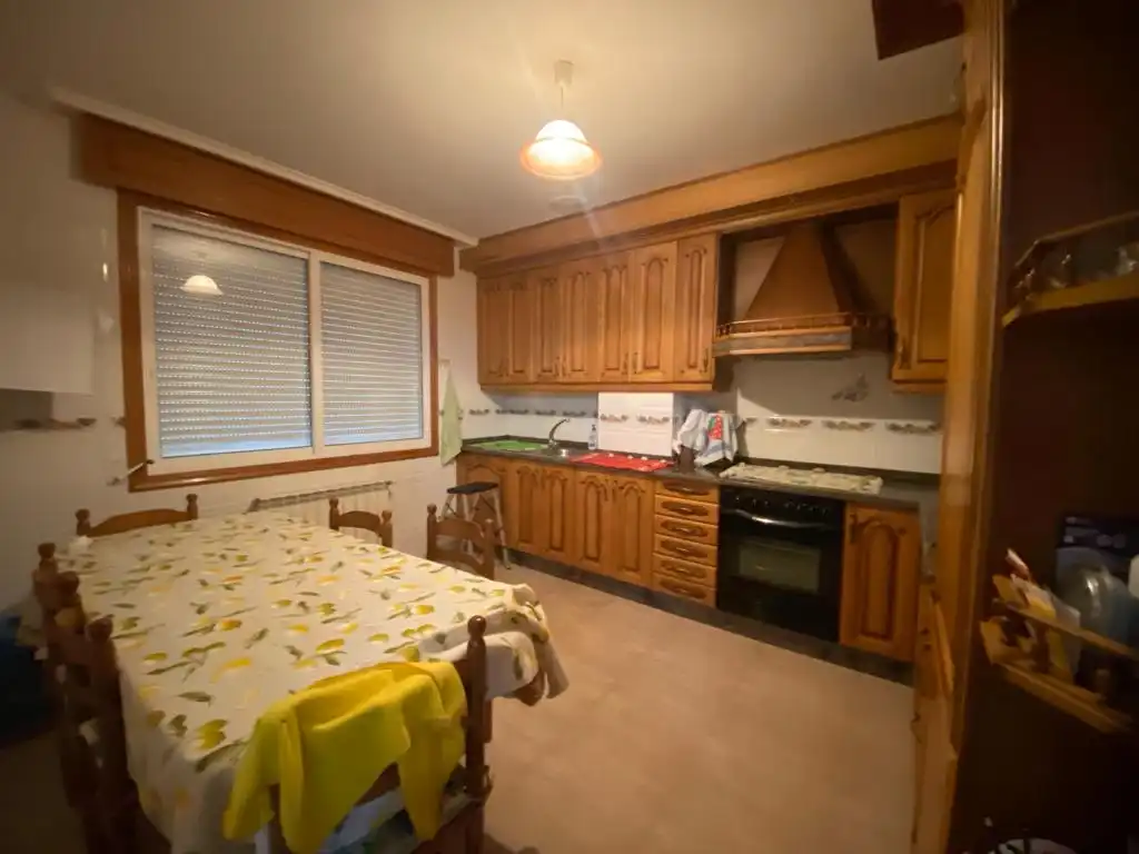Cocina de Casa o chalet en venta en O Irixo con Calefacción, Jardín privado y Parquet