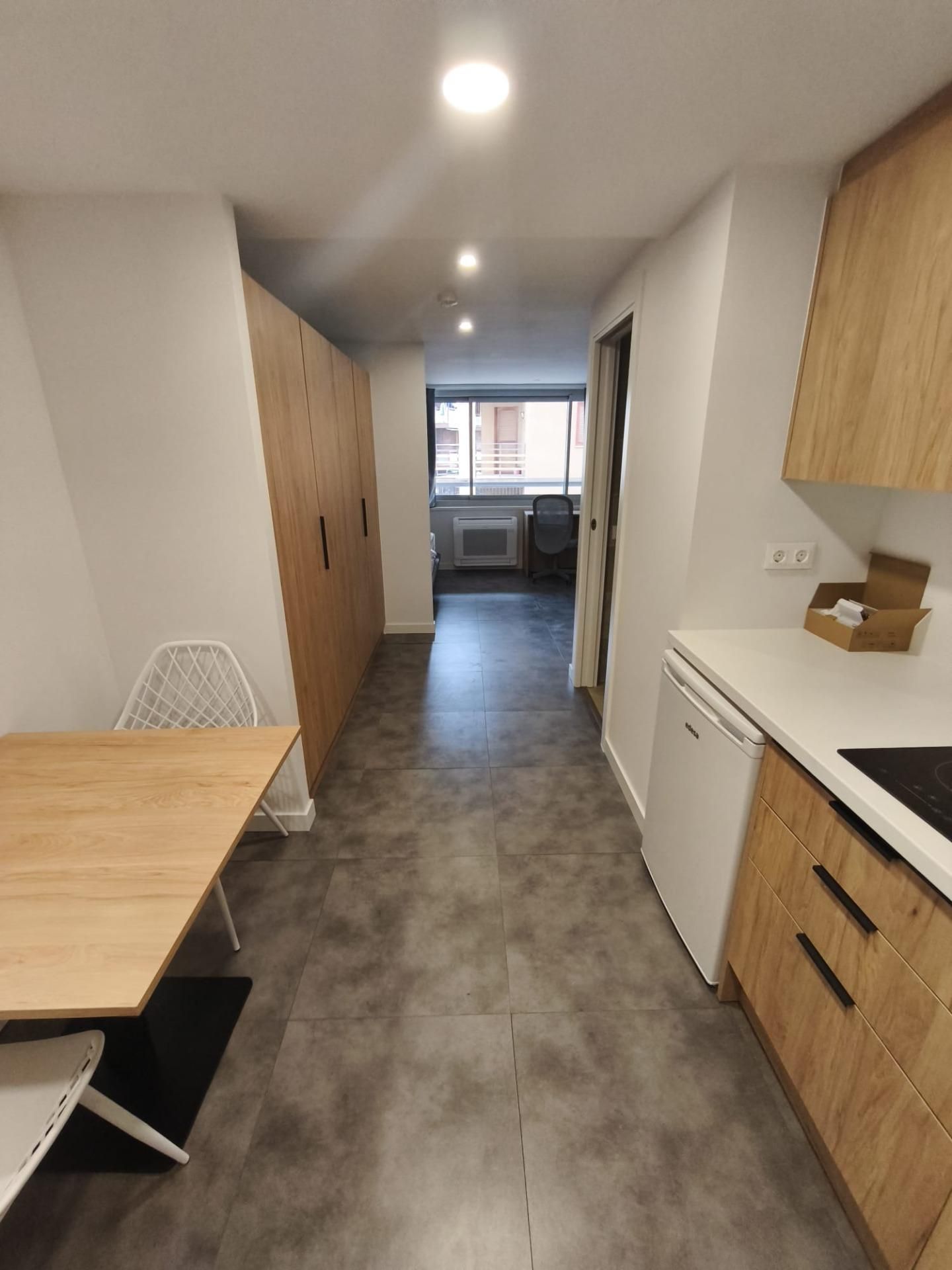 Flat for rent in  Lleida Capital  with Air Conditioner and Alarm