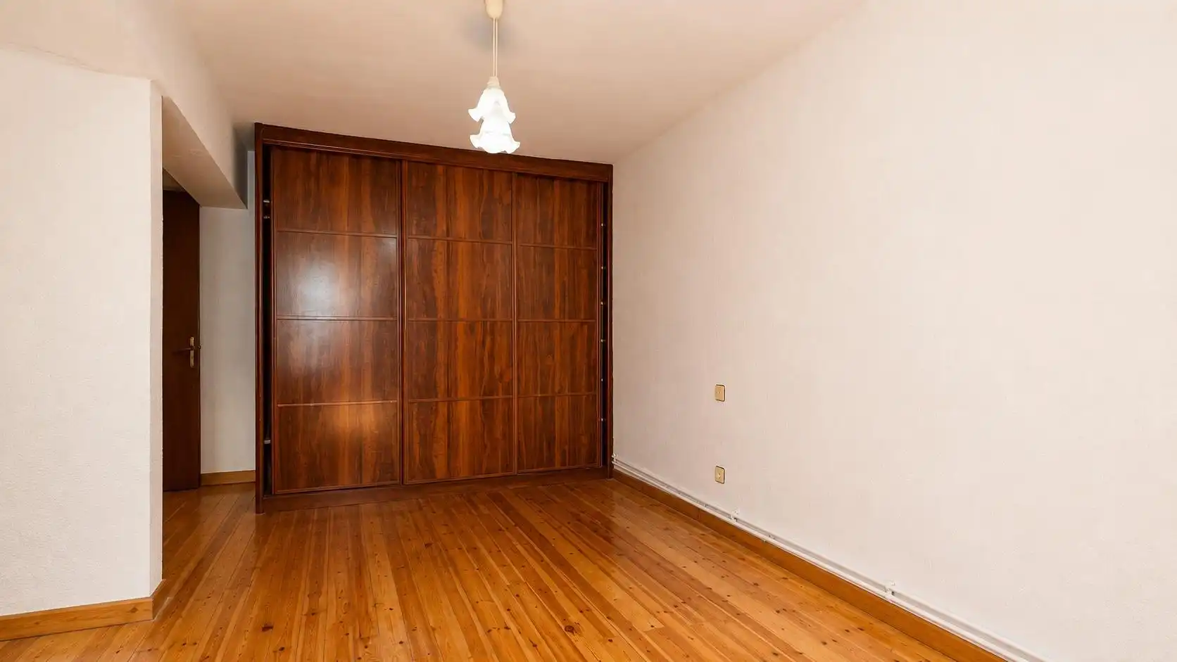 Habitación de Piso en venta en Comillas (Cantabria) con Calefacción y Balcón