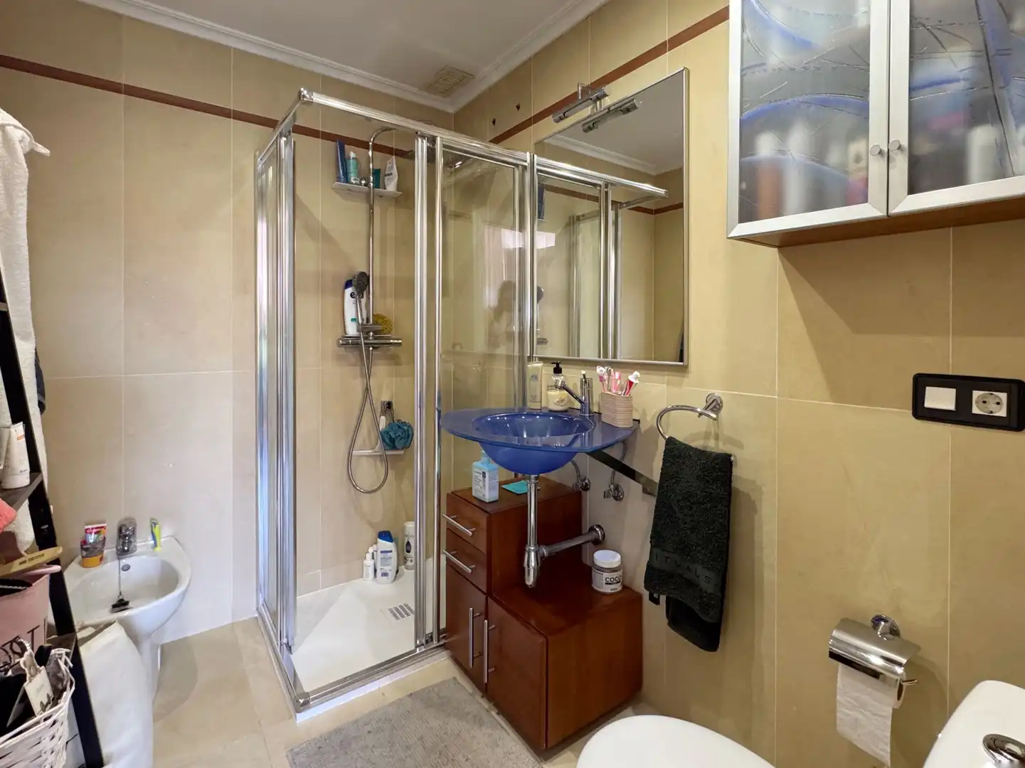 Baño de Casa adosada en venta en Lardero con Aire acondicionado, Calefacción y Jardín privado