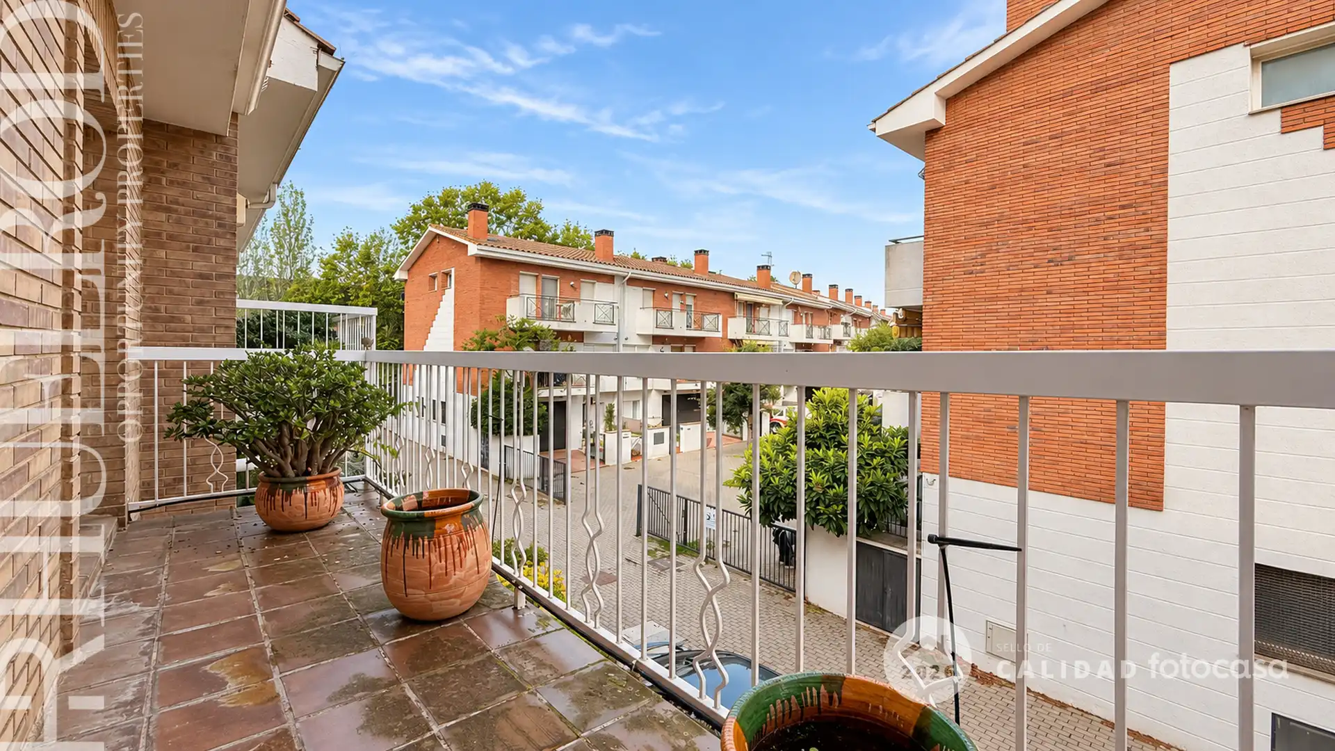 Terraza de Casa adosada en venta en Cerdanyola del Vallès con Aire acondicionado, Calefacción y Jardín privado