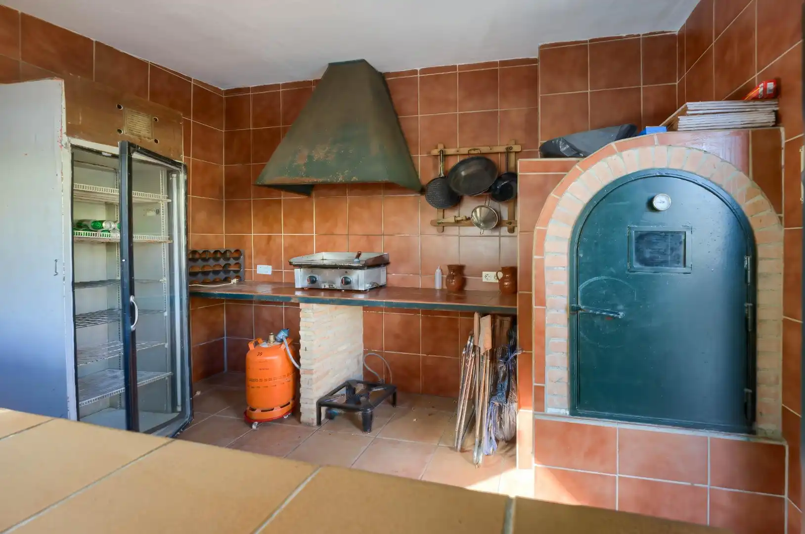 Cocina de Casa o chalet en venta en Sanlúcar la Mayor con Aire acondicionado, Calefacción y Jardín privado