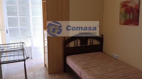 Foto 2 de Piso en venta en Martos, Jaén