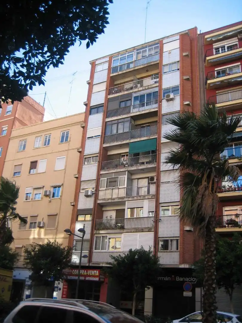 Vista exterior de Garatge en venda en Valencia