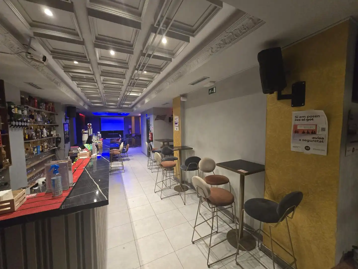 Local comercial en traspàs a Eixample