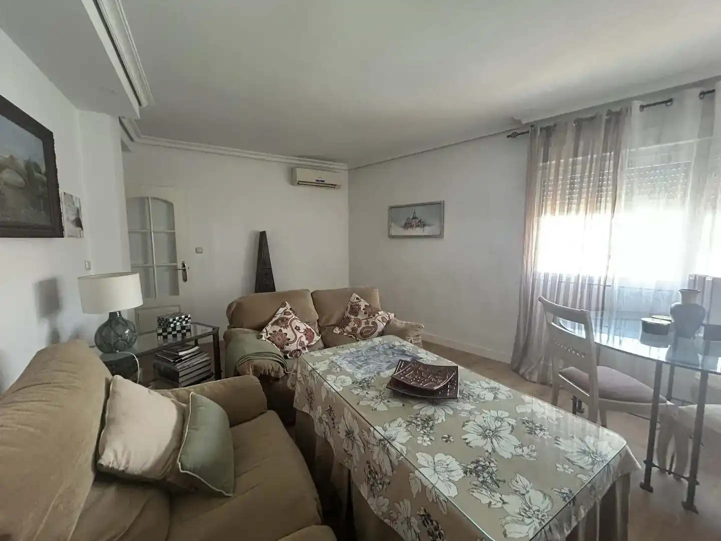 Wohnzimmer von Wohnung zur Miete in  Sevilla Capital mit Klimaanlage