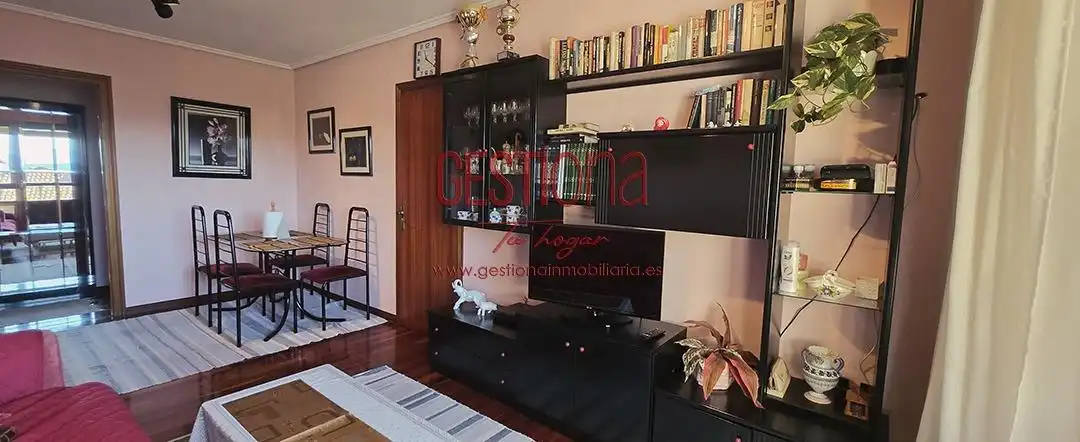 Sala de estar de Apartamento en venta en Noja con Terraza y Balcón