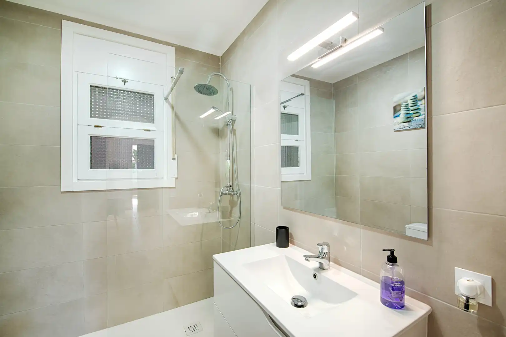 House with pool for sale in Requesens, imagen 16
