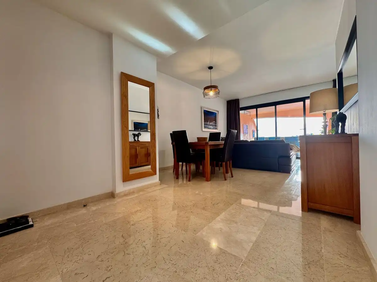 Sala d'estar de Planta baixa en venda en Mijas amb Aire condicionat, Jardí privat i Terrassa