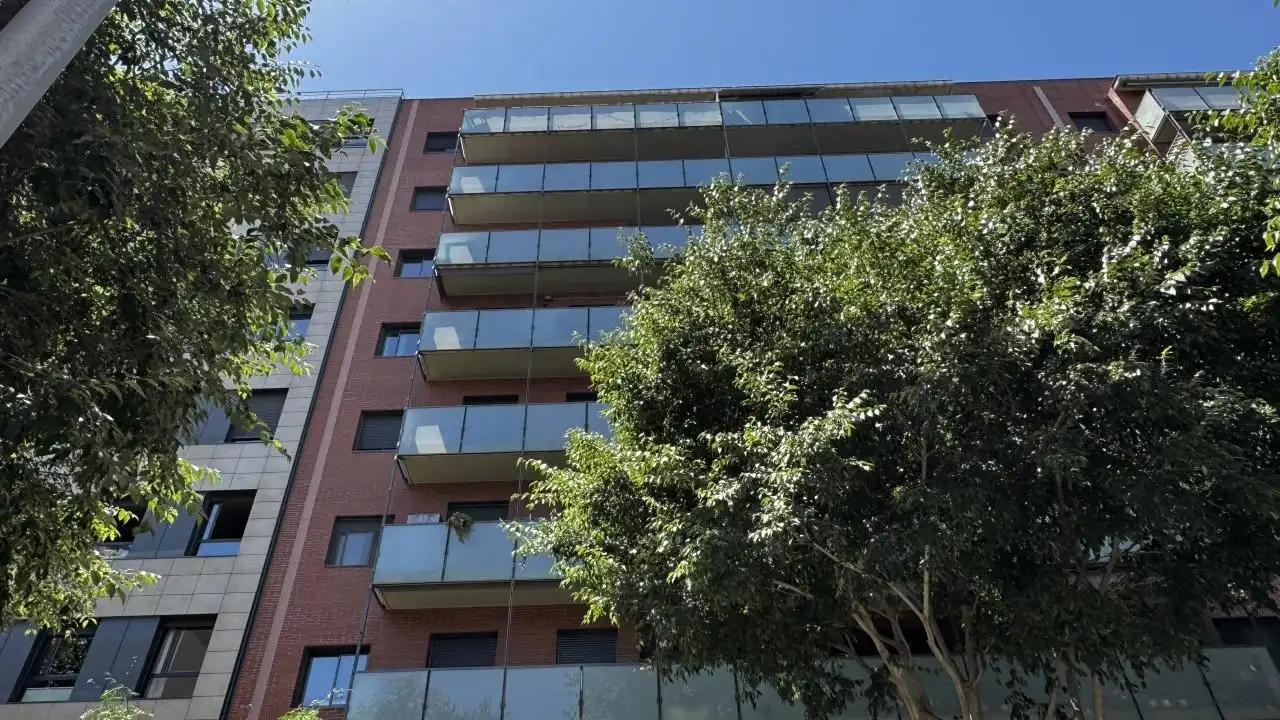 Vista exterior de Pis en venda en Barcelona amb Aire condicionat, Calefacció i Parquet