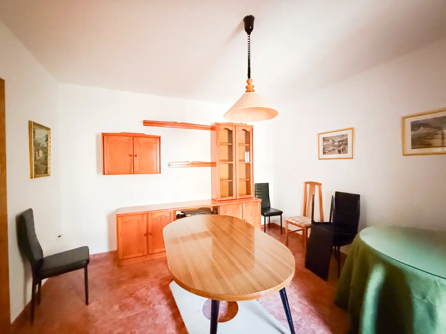 Esszimmer von Einfamilien-Reihenhaus zum Verkauf in Baza mit Klimaanlage, Heizung und Terrasse