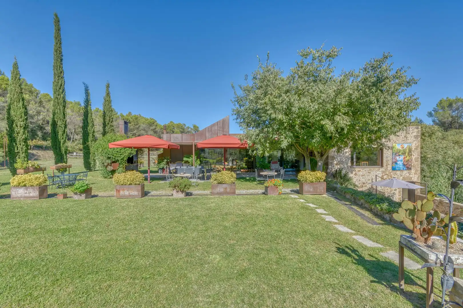 Jardín de Finca rústica en venta en Boadella i les Escaules con Calefacción, Jardín privado y Terraza