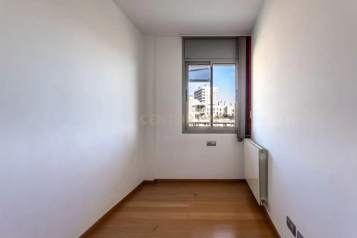 Habitación de Apartamento en venta en Badalona con Jardín privado, Piscina y Balcón