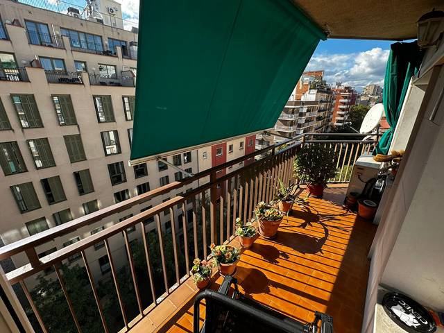 Piso en Venta en Calle SANTS en Sants-Badal