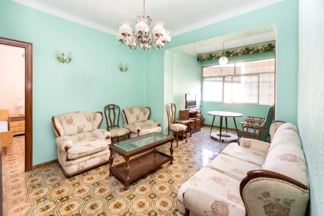 Piso en Venta en Calle ISAAC ALBENIZ en Plaza de Toros