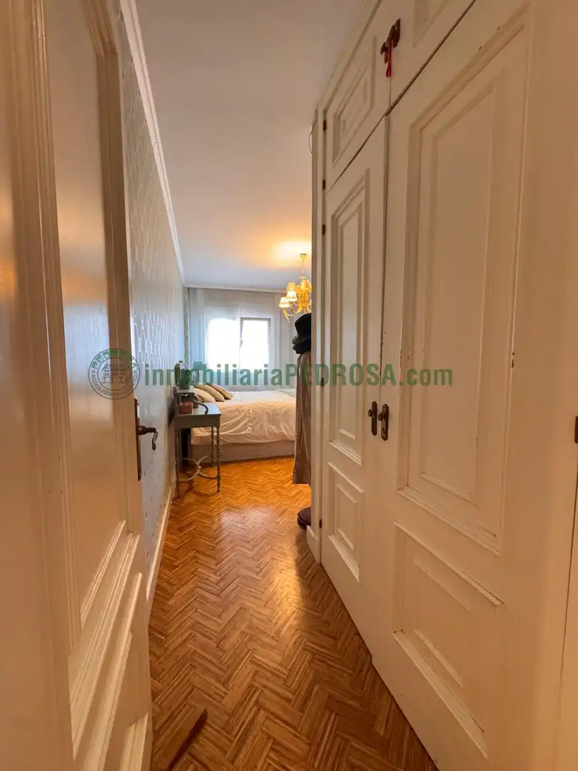 Habitación de Piso en venta en Pontevedra Capital  con Calefacción