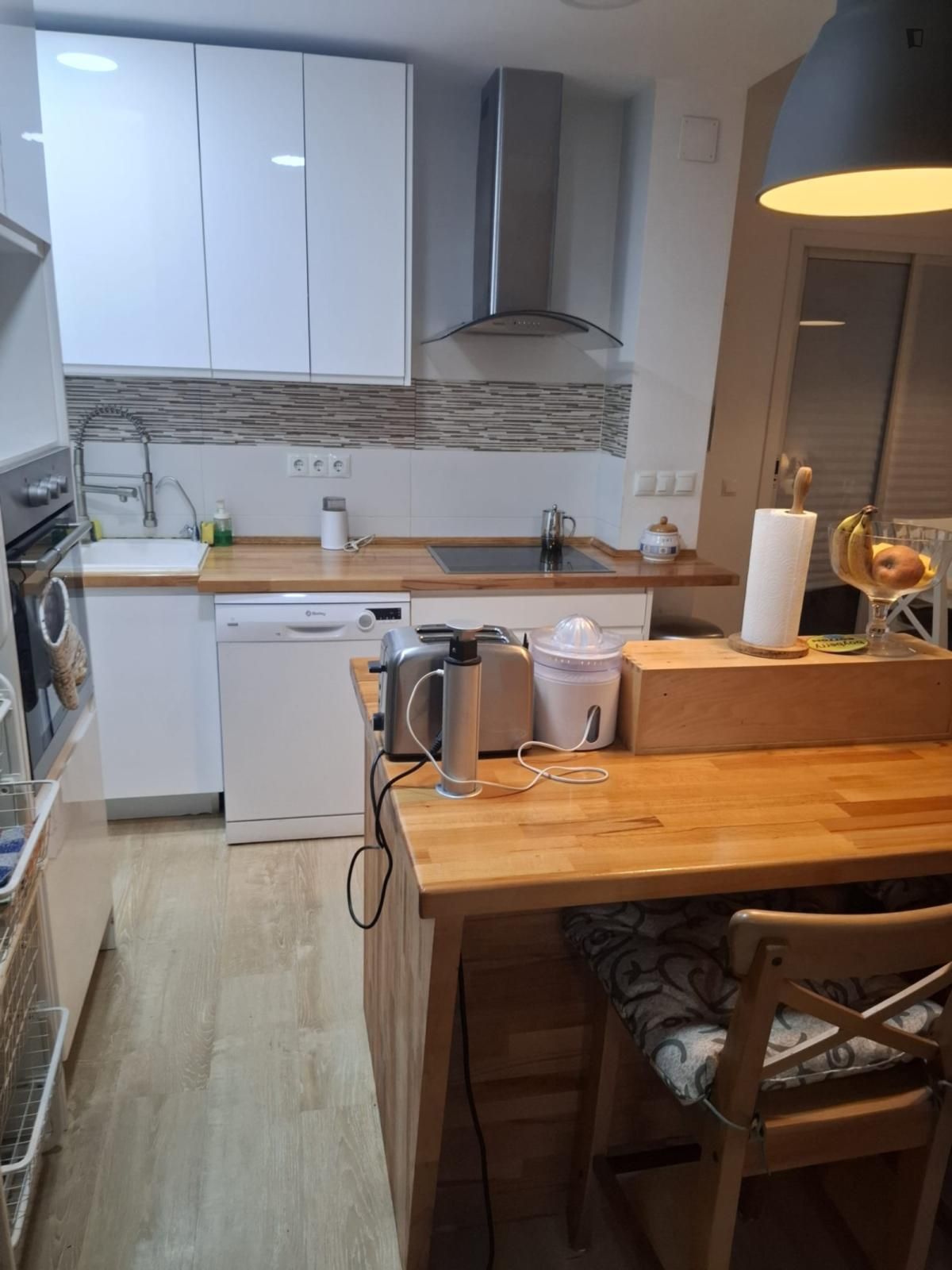 Cuina de Apartament per a compartir en  Valencia Capital amb Aire condicionat, Moblat i Forn