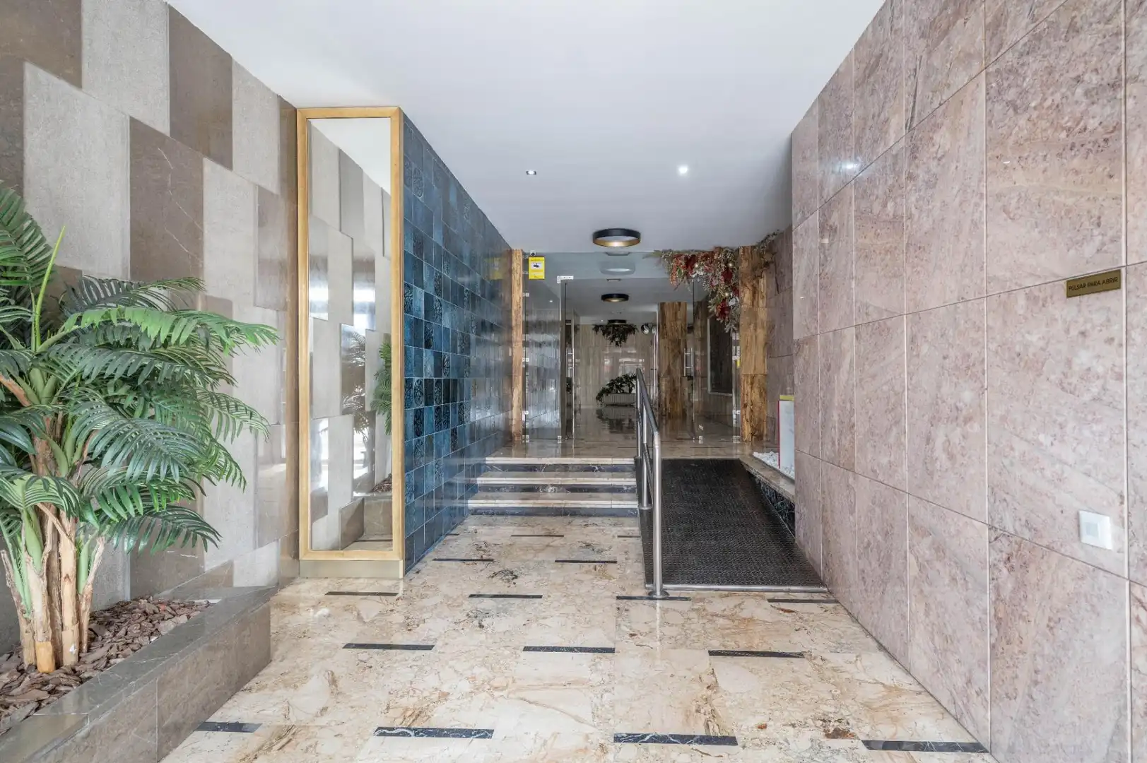 Piso en venta en Granada con Terraza, Trastero y Balcón