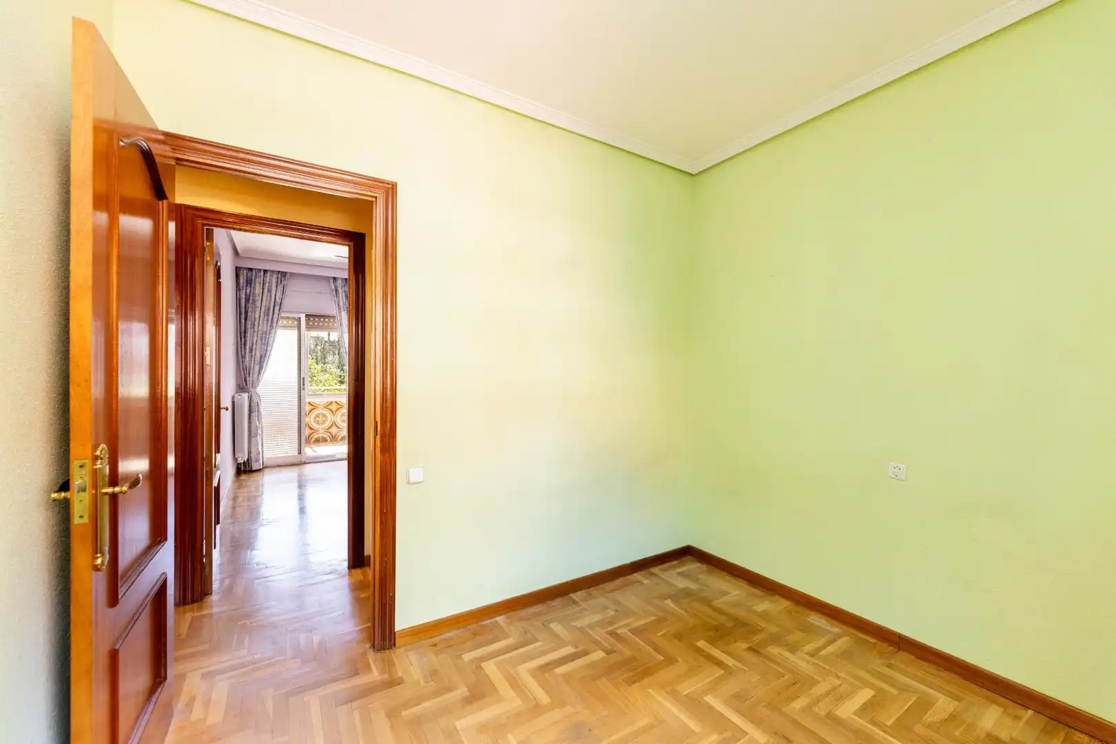 Piso en venta en Madrid con Calefacción, Parquet y Alarma