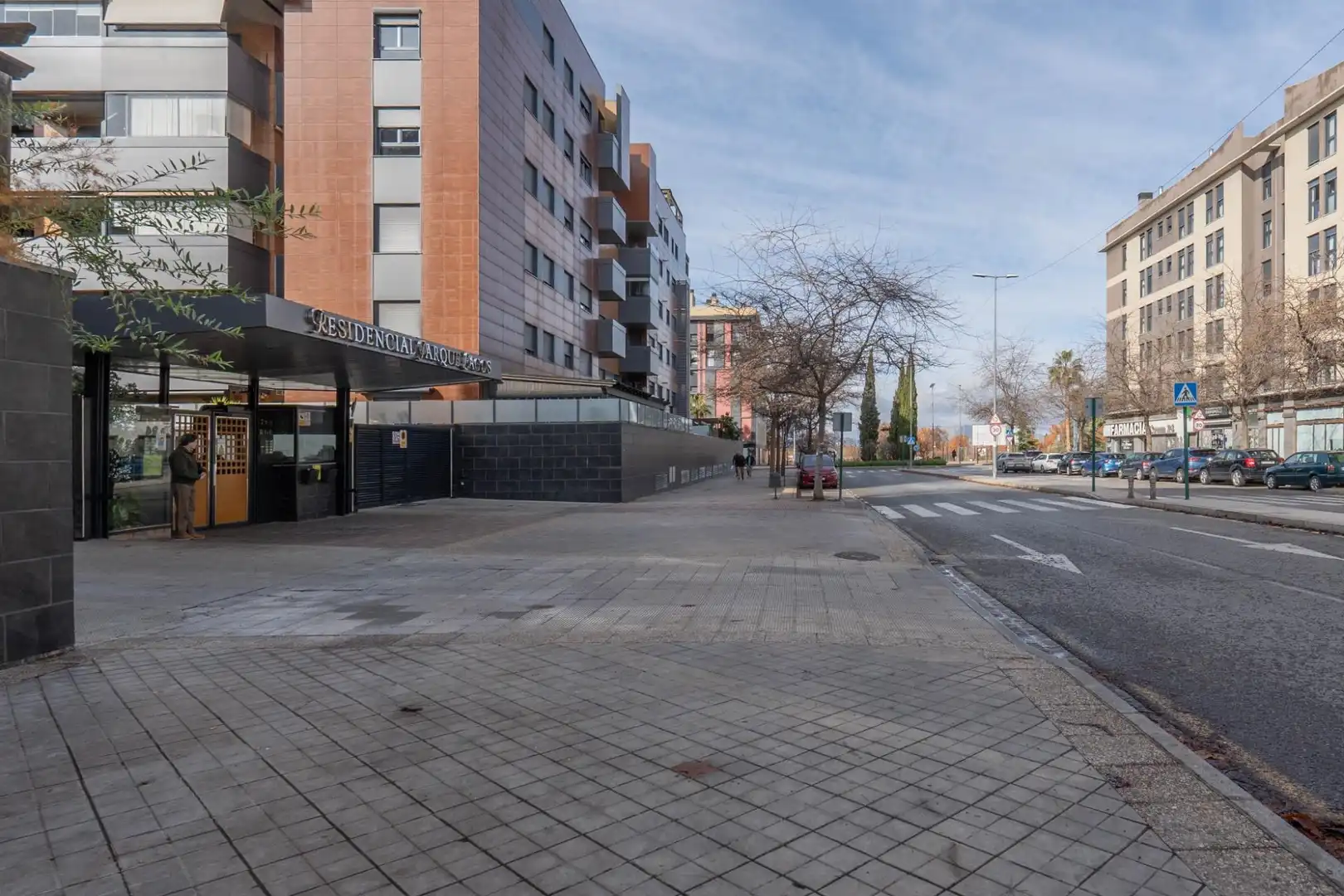 Außenansicht von Wohnung zum Verkauf in Granada mit Heizung, Privatgarten und Balkon