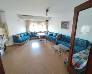 Sala d'estar de Apartament en venda en Oliva amb Aire condicionat i Terrassa