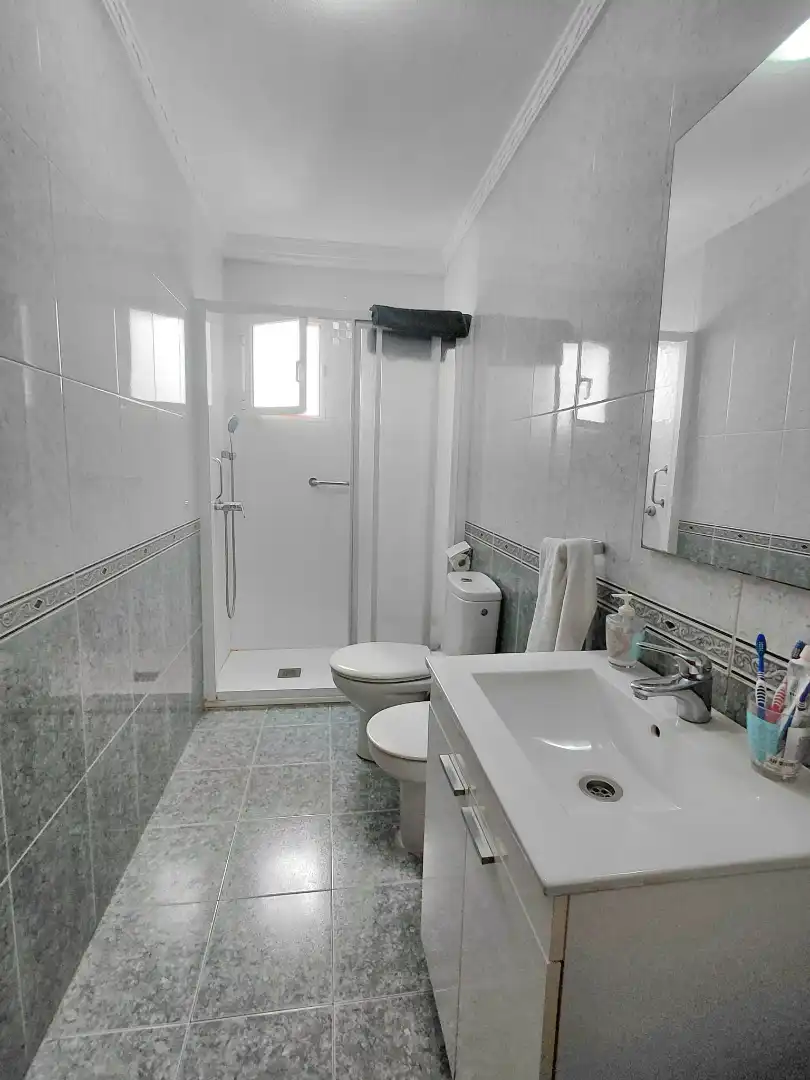 Baño de Piso en venta en Benalmádena con Aire acondicionado, Amueblado y Piscina comunitaria