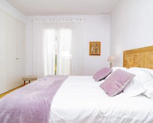 Dormitori de Apartament de lloguer en Sant Boi de Llobregat amb Aire condicionat i Balcó