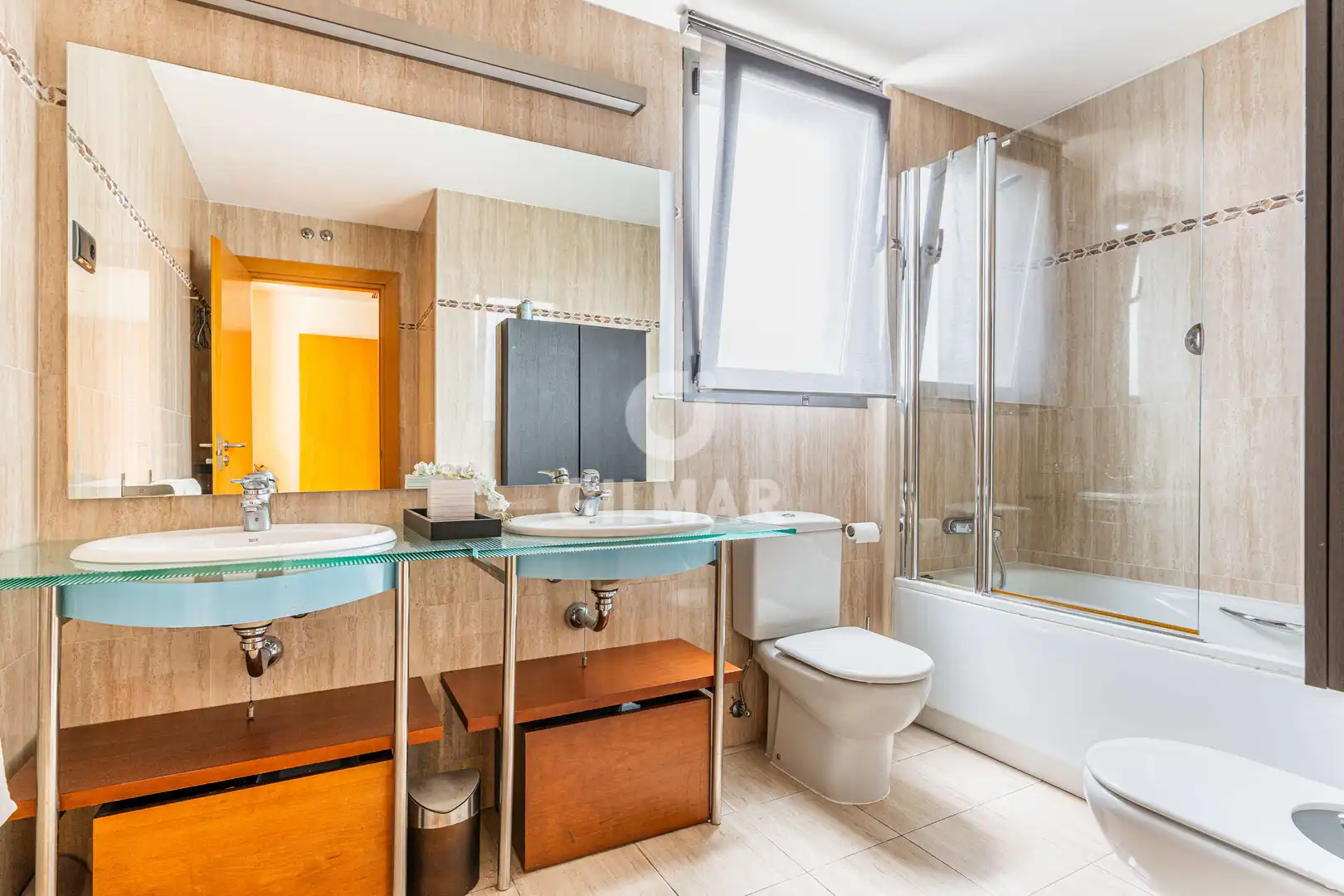 Badezimmer von Maisonette zum Verkauf in Madrid mit Heizung, Privatgarten und Abstellraum