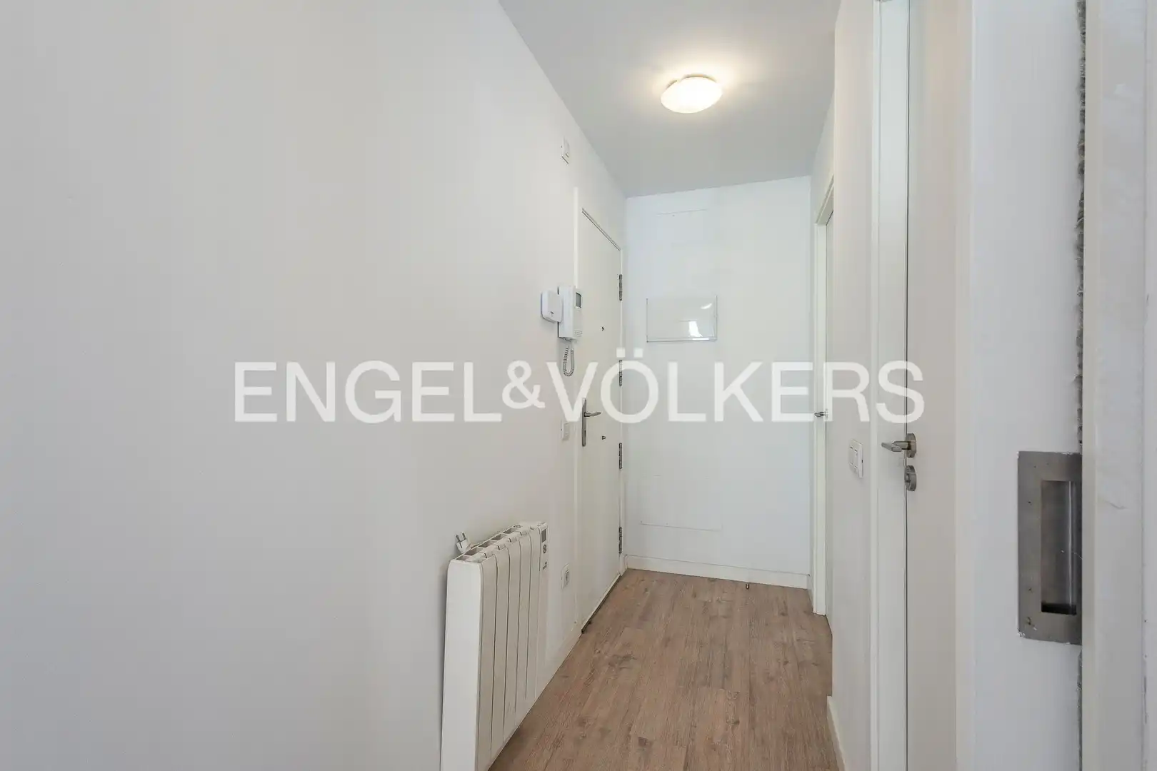 Piso en venta en Barcelona con Calefacción, Terraza y Balcón