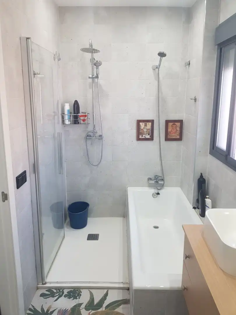 Baño de Piso en venta en La Algaba con Aire acondicionado, Terraza y Balcón