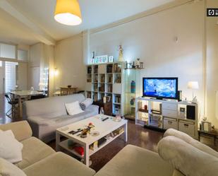 Living room of Study to share in  Barcelona Capital  with Air Conditioner and Terrace