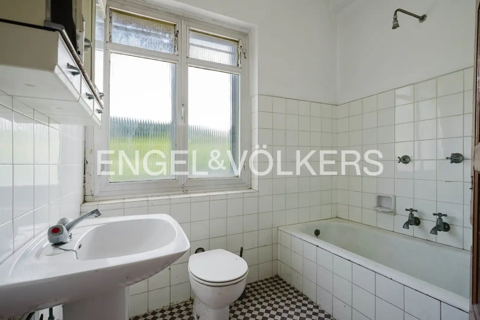 Bathroom of Houses for sale in Donostia - San Sebastián   with Air Conditioner, Heating and Private garden