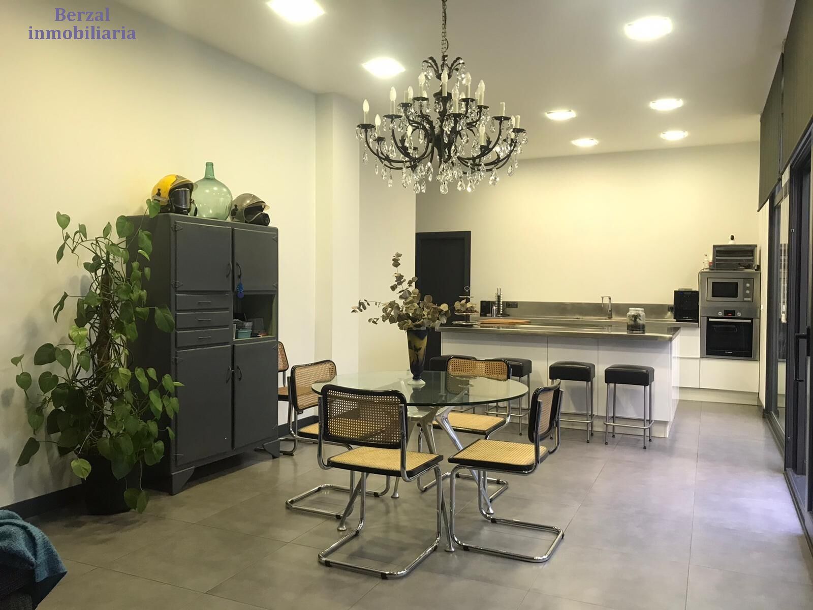 Kitchen of Building for sale in  Logroño