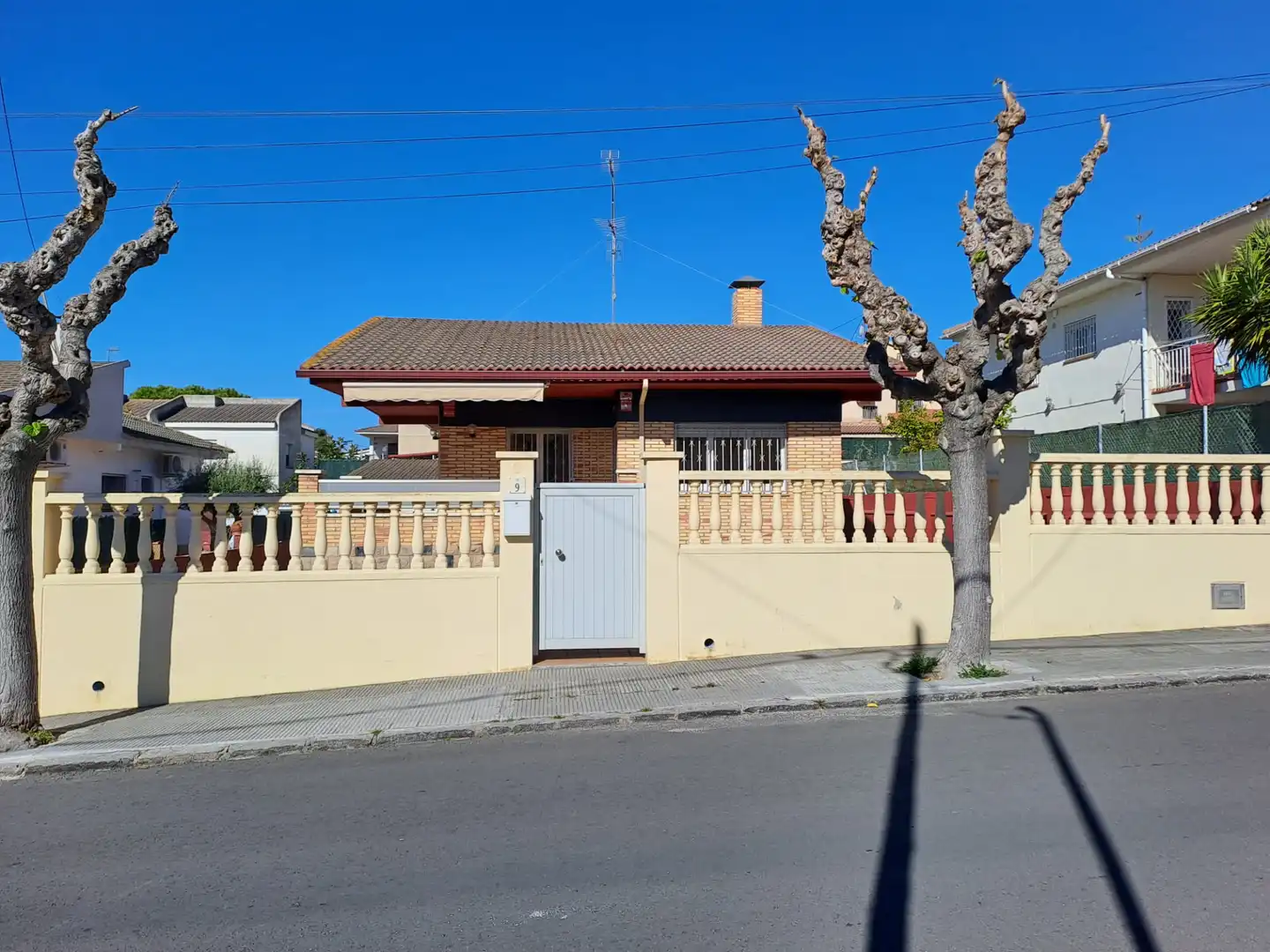 Außenansicht von Haus oder Chalet zum Verkauf in Cunit mit Klimaanlage, Privatgarten und Terrasse