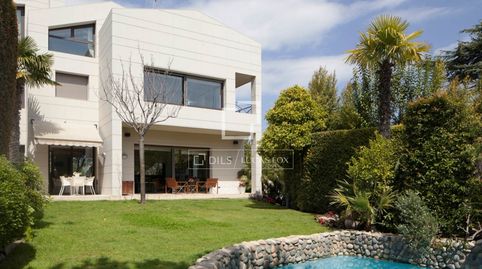 Villa de diseño en venta en Alella, a 20 minutos de Barcelona, a poca distancia del colegio internacional Hamelin y a 5 minutos en