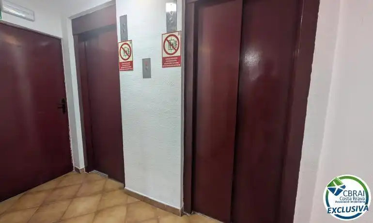 Estudi en venda en Empuriabrava amb Moblat, Microones i Balcó
