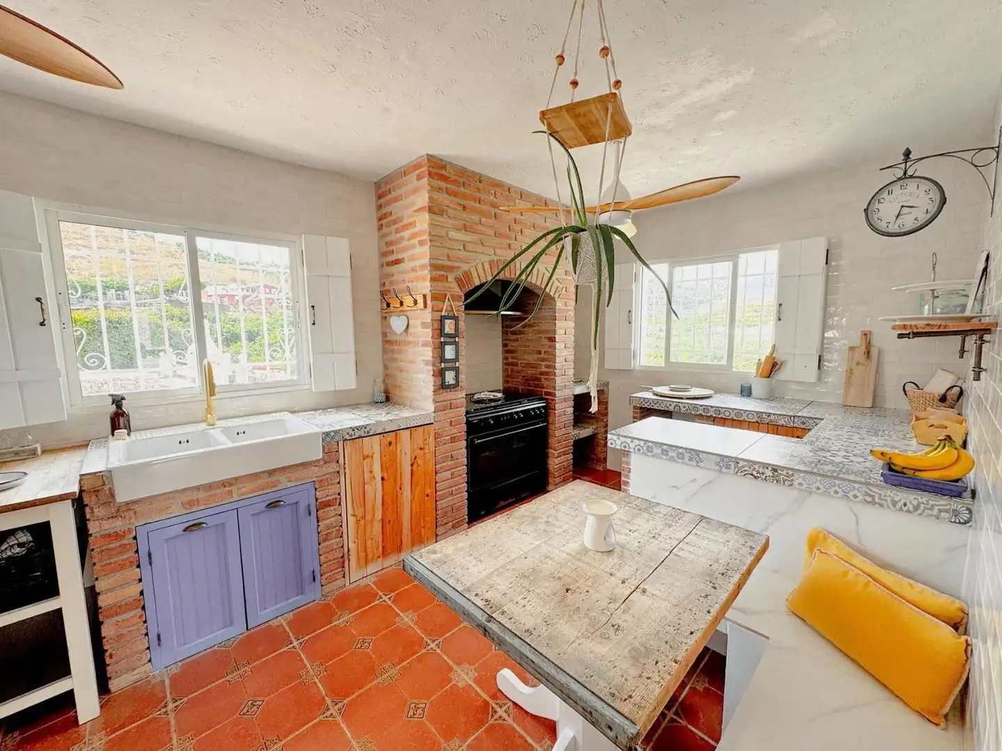 Cocina de Casa o chalet en venta en Nerja con Aire acondicionado, Jardín privado y Terraza