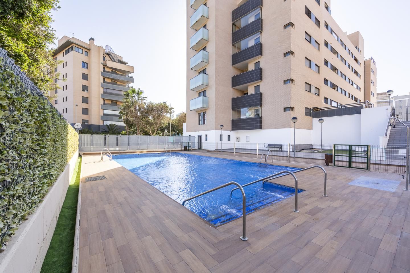 Piscina de Pis de lloguer en  Almería Capital amb Aire condicionat, Terrassa i Moblat