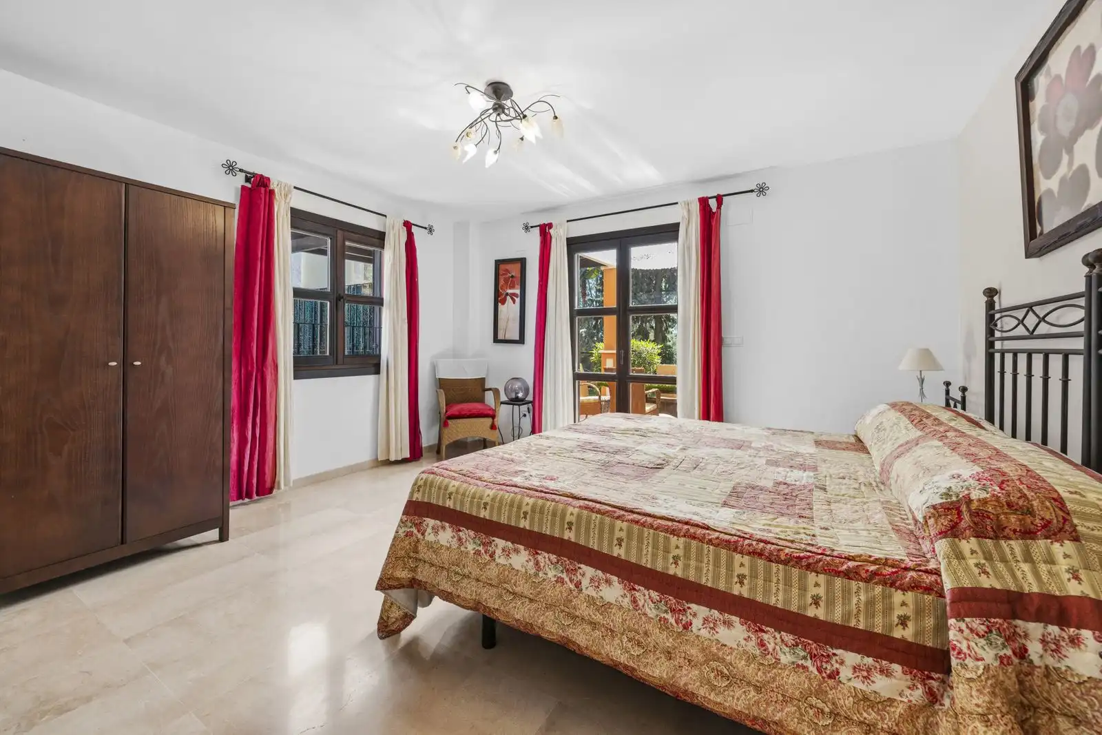 Chalet con piscina en venta en San Pedro de Alcántara, imagen 14