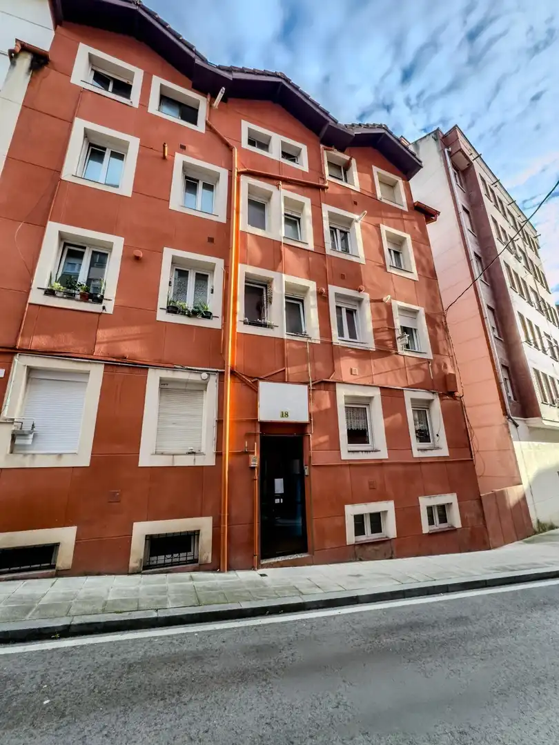 Vista exterior de Àtic en venda en Santander amb Calefacció, Terrassa i Moblat