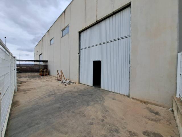 Nave industrial en Alquiler en La Pobla Llarga
