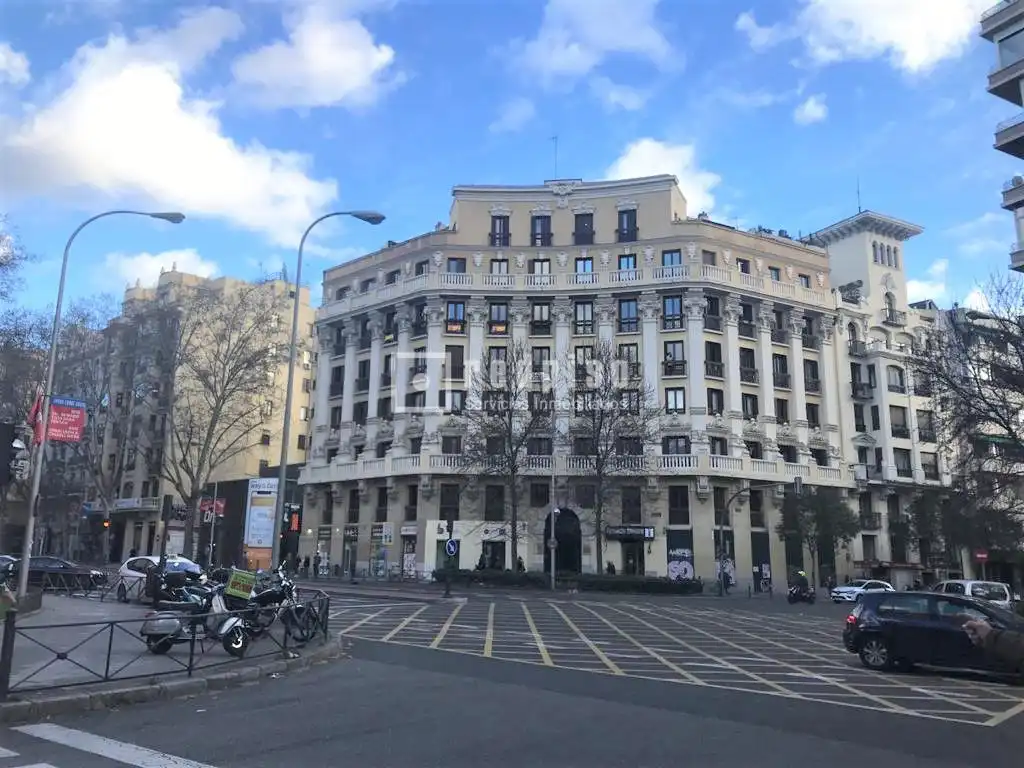 Pis amb ascensor en venda a de Alberto Aguilera