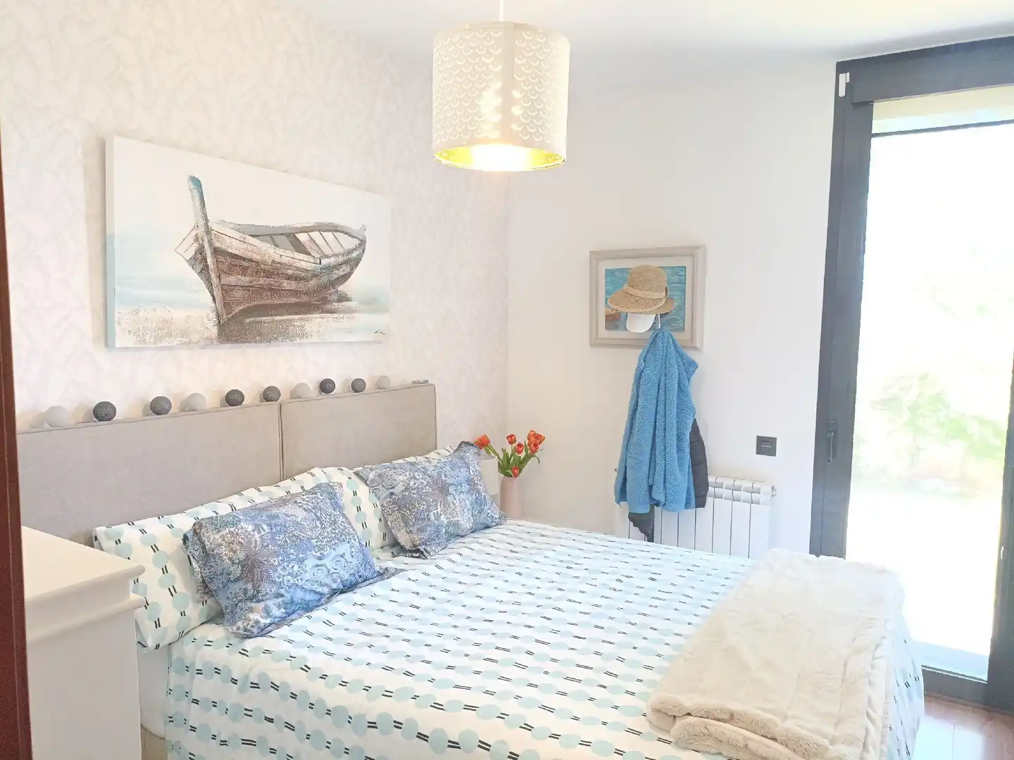 Habitación de Casa o chalet en venta en La Puebla de Castro con Aire acondicionado, Calefacción y Jardín privado