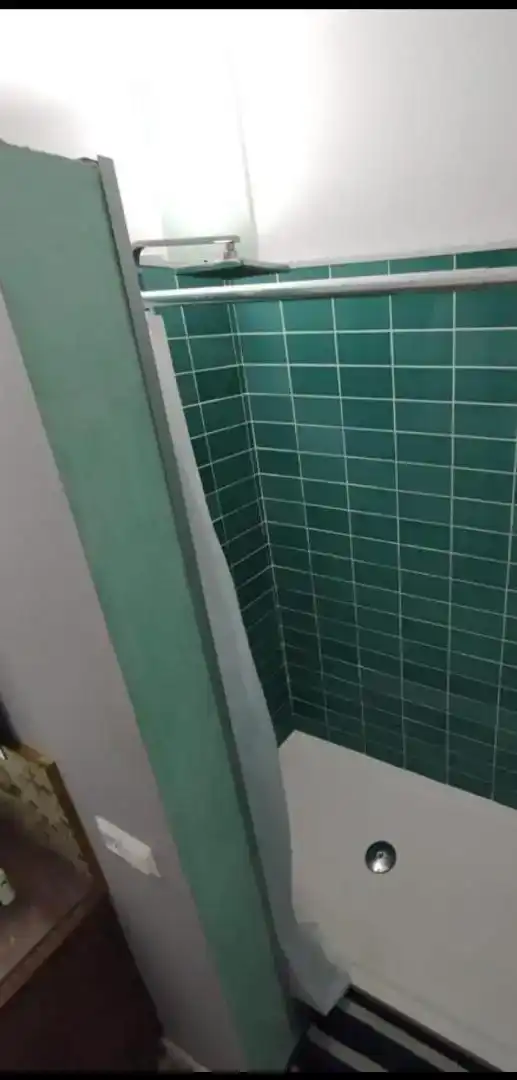 Bany de Casa adosada de lloguer en Villar del Arzobispo amb Aire condicionat, Parquet i Moblat