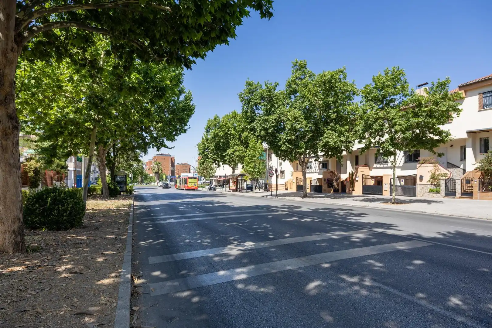 Außenansicht von Einfamilien-Reihenhaus zum Verkauf in Granada
